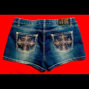 Looks just like Buckle shorts. Super cute Blingy Soundgirl shorts. New. Size 15.